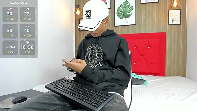 Hotkoljeixxx online show from 12/17/24, 03:17