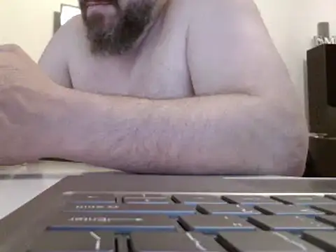 Snapshot of FROL83 chatting on 05/19/26, 07:42 FROL83 online show from 05/19/26, 07:42