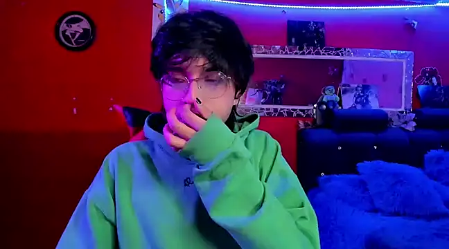 Snapshot of AnggelONfiree chatting on 12/12/24, 04:48 AnggelONfiree online show from 12/12/24, 04:48