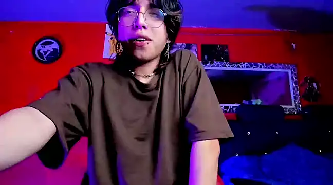 Snapshot of AnggelONfiree chatting on 02/03/25, 12:57 AnggelONfiree online show from 02/03/25, 12:57