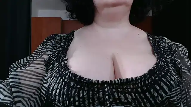 Snapshot of _MissJ_ chatting on 03/02/25, 01:27 MissJ online show from 03/02/25, 01:27