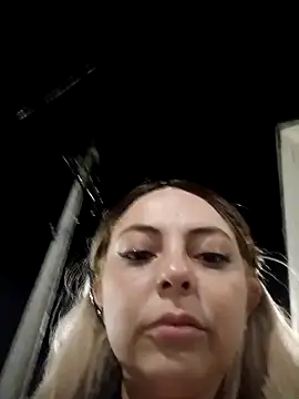 madelaine- online show from 09/14/25, 12:21