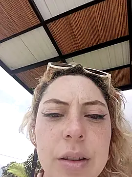 madelaine- online show from 11/30/25, 04:55