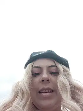 madelaine- online show from 02/17/26, 05:41