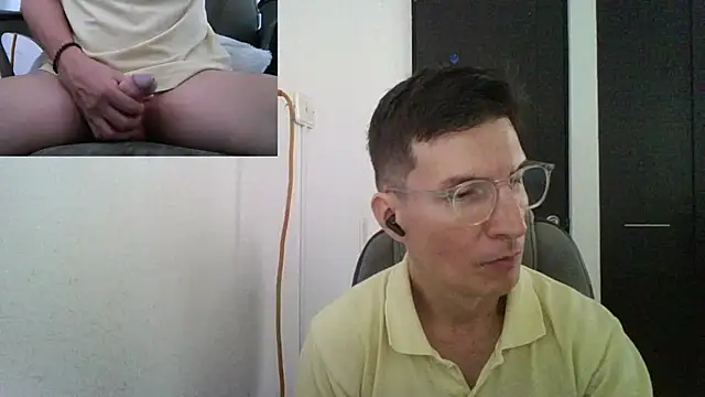 Snapshot of fieryloves chatting on 12/19/24, 04:46 fieryloves online show from 12/19/24, 04:46