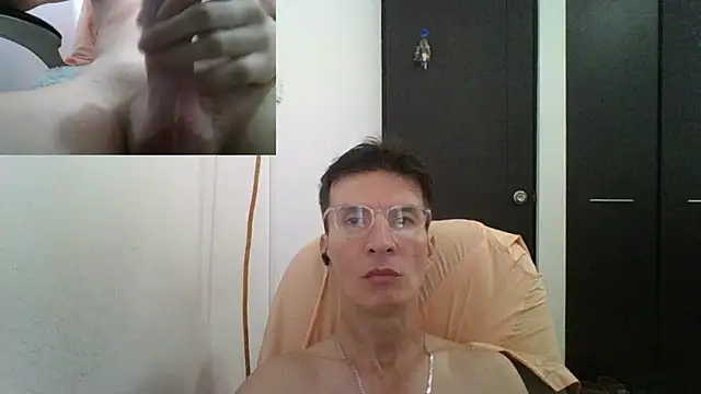 Snapshot of fieryloves chatting on 12/28/24, 05:25 fieryloves online show from 12/28/24, 05:25
