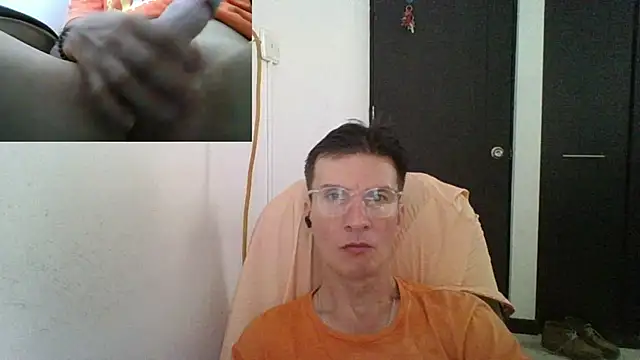 Snapshot of fieryloves chatting on 12/28/24, 08:25 fieryloves online show from 12/28/24, 08:25