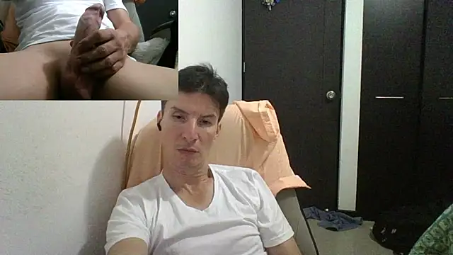 Snapshot of fieryloves chatting on 01/01/25, 07:30 fieryloves online show from 01/01/25, 07:30