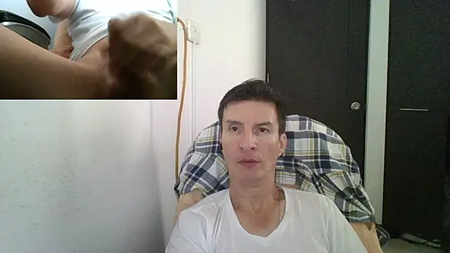 Snapshot of fieryloves chatting on 01/14/25, 02:22 fieryloves online show from 01/14/25, 02:22