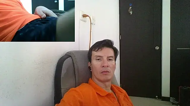 Snapshot of fieryloves chatting on 03/18/25, 08:37 fieryloves online show from 03/18/25, 08:37