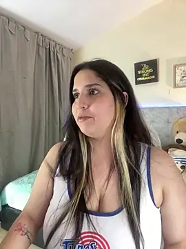 Snapshot of valentina_jonnes1 chatting on 12/12/24, 06:14 valentina jonnes1 online show from 12/12/24, 06:14