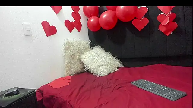 Evaaross 2345 online show from 02/15/25, 04:34