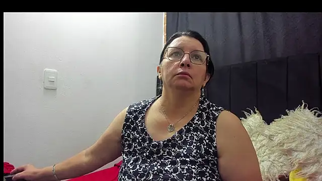 Evaaross 2345 online show from 01/15/26, 11:37