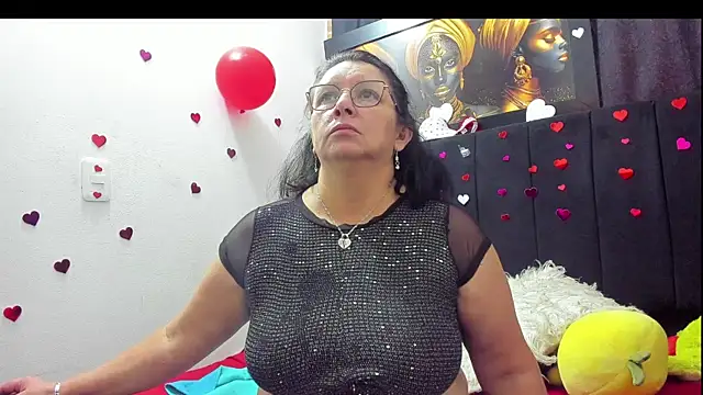 Evaaross 2345 online show from 02/16/26, 02:13