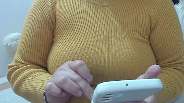 Evaaross 2345 online show from 04/23/26, 07:27