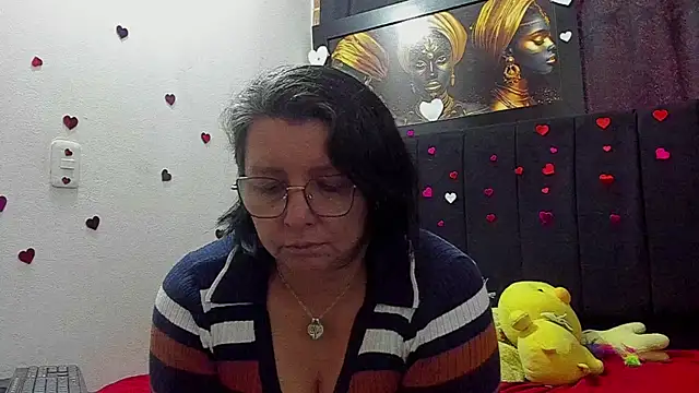 Evaaross 2345 online show from 06/09/26, 02:17