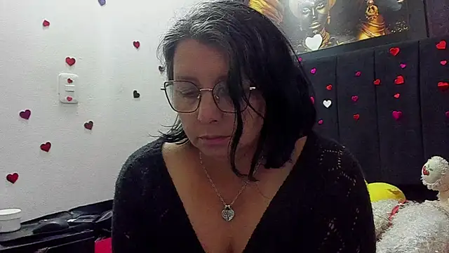 Evaaross 2345 online show from 07/25/26, 08:17