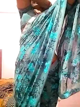 Snapshot of PayalSharmahot143 chatting on 02/13/25, 09:41 PayalSharmahot143 online show from 02/13/25, 09:41