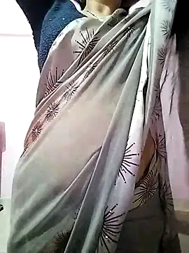 Snapshot of PayalSharmahot143 chatting on 02/23/25, 10:39 PayalSharmahot143 online show from 02/23/25, 10:39