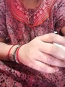 Snapshot of PayalSharmahot143 chatting on 02/24/25, 09:32 PayalSharmahot143 online show from 02/24/25, 09:32