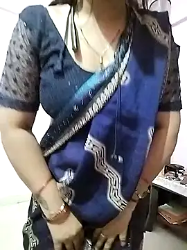 Snapshot of PayalSharmahot143 chatting on 02/25/25, 02:11 PayalSharmahot143 online show from 02/25/25, 02:11