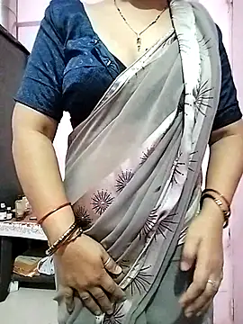 Snapshot of PayalSharmahot143 chatting on 03/04/25, 07:32 PayalSharmahot143 online show from 03/04/25, 07:32