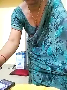 Snapshot of PayalSharmahot143 chatting on 03/23/25, 01:53 PayalSharmahot143 online show from 03/23/25, 01:53