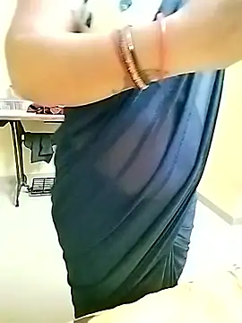 Snapshot of PayalSharmahot143 chatting on 09/13/25, 02:17 PayalSharmahot143 online show from 09/13/25, 02:17