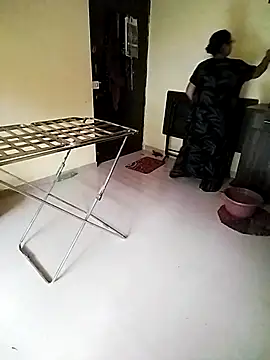 Snapshot of PayalSharmahot143 chatting on 09/27/25, 04:06 PayalSharmahot143 online show from 09/27/25, 04:06