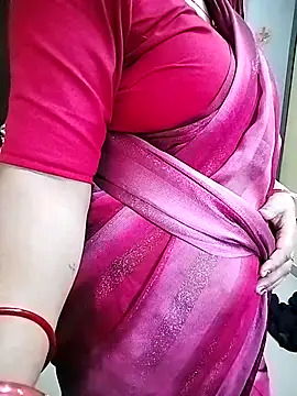 Snapshot of PayalSharmahot143 chatting on 10/06/25, 03:15 PayalSharmahot143 online show from 10/06/25, 03:15