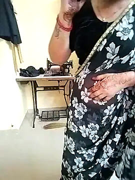 Snapshot of PayalSharmahot143 chatting on 10/10/25, 02:10 PayalSharmahot143 online show from 10/10/25, 02:10