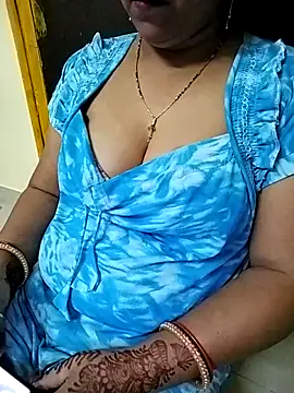 Snapshot of PayalSharmahot143 chatting on 10/13/25, 02:28 PayalSharmahot143 online show from 10/13/25, 02:28