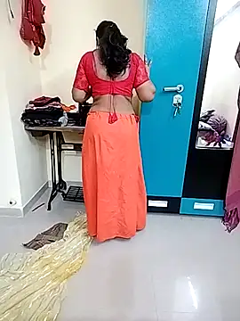 Snapshot of PayalSharmahot143 chatting on 10/14/25, 02:34 PayalSharmahot143 online show from 10/14/25, 02:34