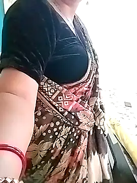 Snapshot of PayalSharmahot143 chatting on 10/23/25, 04:01 PayalSharmahot143 online show from 10/23/25, 04:01