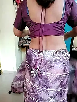 Snapshot of PayalSharmahot143 chatting on 10/28/25, 02:48 PayalSharmahot143 online show from 10/28/25, 02:48