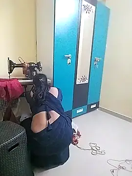 Snapshot of PayalSharmahot143 chatting on 11/27/25, 02:19 PayalSharmahot143 online show from 11/27/25, 02:19