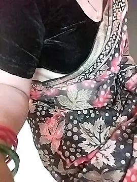 Snapshot of PayalSharmahot143 chatting on 11/28/25, 02:25 PayalSharmahot143 online show from 11/28/25, 02:25