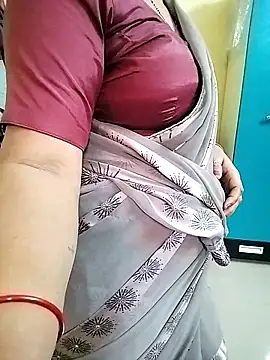 Snapshot of PayalSharmahot143 chatting on 12/14/25, 02:17 PayalSharmahot143 online show from 12/14/25, 02:17