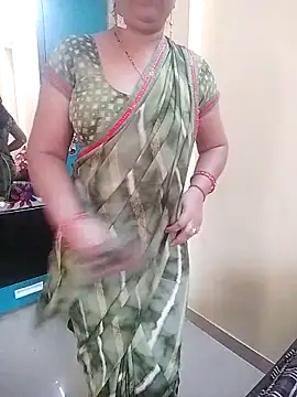 Snapshot of PayalSharmahot143 chatting on 12/18/25, 03:45 PayalSharmahot143 online show from 12/18/25, 03:45