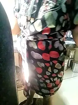 Snapshot of PayalSharmahot143 chatting on 12/20/25, 07:48 PayalSharmahot143 online show from 12/20/25, 07:48