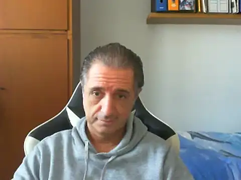 Snapshot of lliuk70mi chatting on 12/24/24, 01:17 lliuk70mi online show from 12/24/24, 01:17