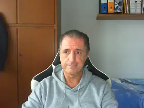 Snapshot of lliuk70mi chatting on 01/02/25, 12:46 lliuk70mi online show from 01/02/25, 12:46