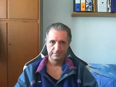 Snapshot of lliuk70mi chatting on 02/04/25, 01:27 lliuk70mi online show from 02/04/25, 01:27