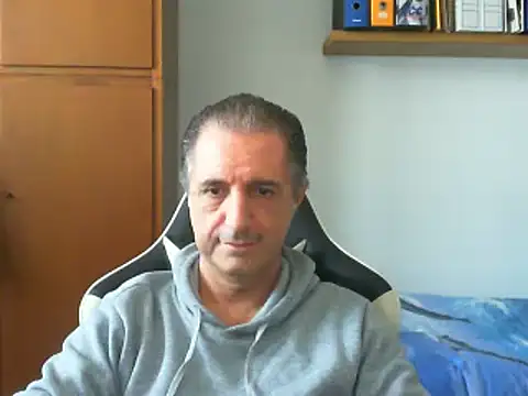 Snapshot of lliuk70mi chatting on 02/27/25, 02:10 lliuk70mi online show from 02/27/25, 02:10