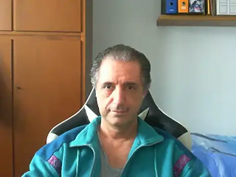 Snapshot of lliuk70mi chatting on 03/10/25, 12:59 lliuk70mi online show from 03/10/25, 12:59