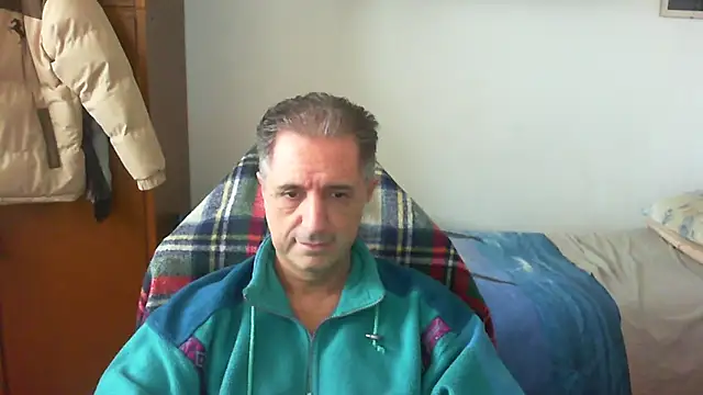 Snapshot of lliuk70mi chatting on 02/16/26, 02:13 lliuk70mi online show from 02/16/26, 02:13