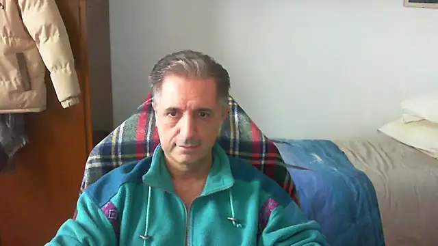 Snapshot of lliuk70mi chatting on 02/28/26, 02:18 lliuk70mi online show from 02/28/26, 02:18