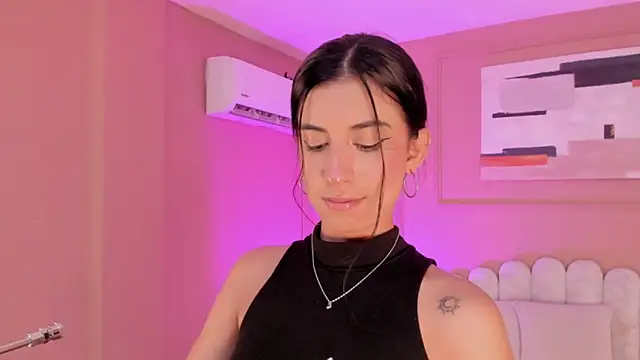 Snapshot of zia_cooper chatting on 11/18/25, 07:18 zia cooper online show from 11/18/25, 07:18