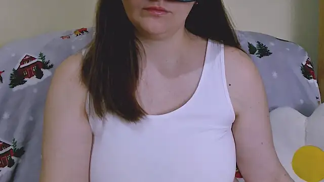 ChubbyMaia online show from 01/13/25, 02:42