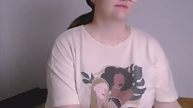 ChubbyMaia online show from 06/21/26, 06:43